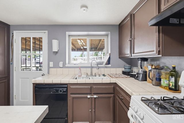 3524 Piedmont Avenue, Bakersfield, CA 93312