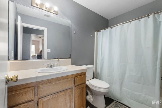 3524 Piedmont Avenue, Bakersfield, CA 93312