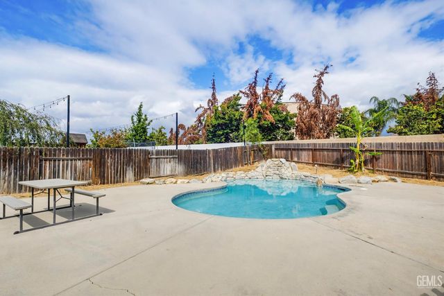 3524 Piedmont Avenue, Bakersfield, CA 93312
