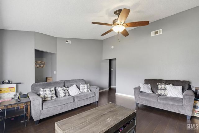3524 Piedmont Avenue, Bakersfield, CA 93312