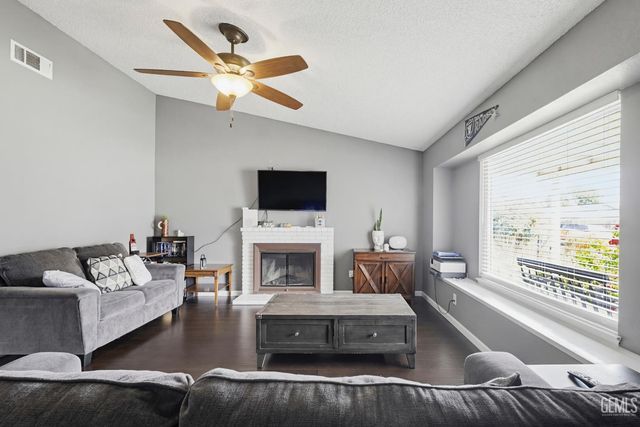 3524 Piedmont Avenue, Bakersfield, CA 93312