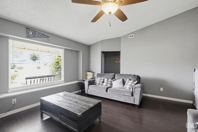 3524 Piedmont Avenue, Bakersfield, CA 93312