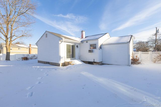 3 Exeter Road, East Patchogue, NY 11772