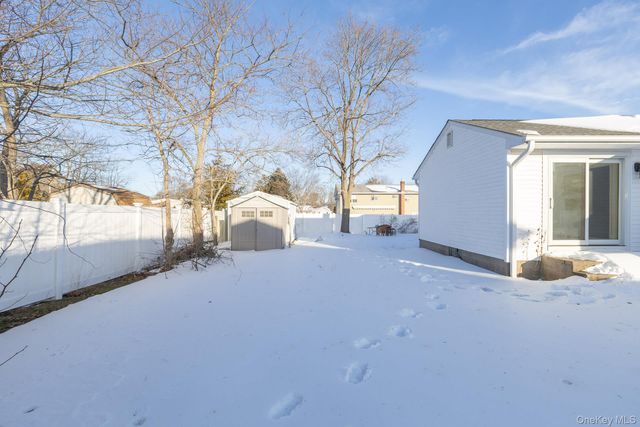 3 Exeter Road, East Patchogue, NY 11772