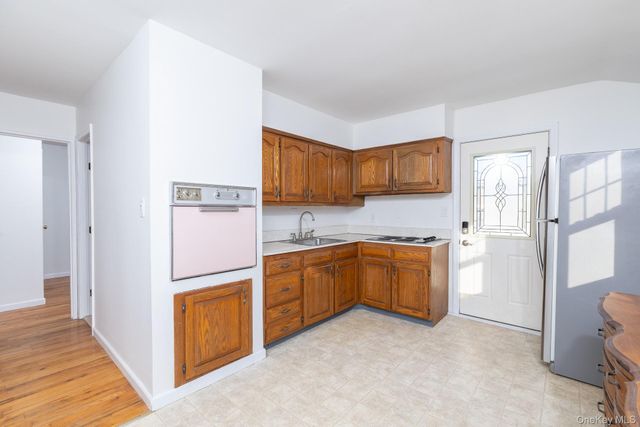 3 Exeter Road, East Patchogue, NY 11772