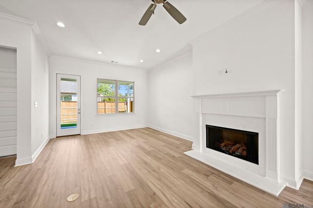 13276 Belle Reine Dr, Geismar, LA 70734