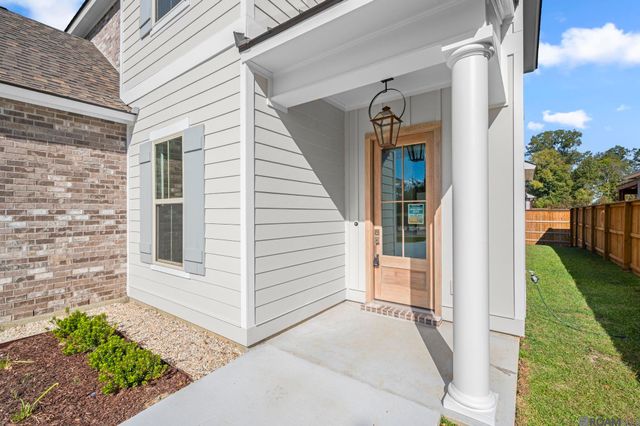 13276 Belle Reine Dr, Geismar, LA 70734
