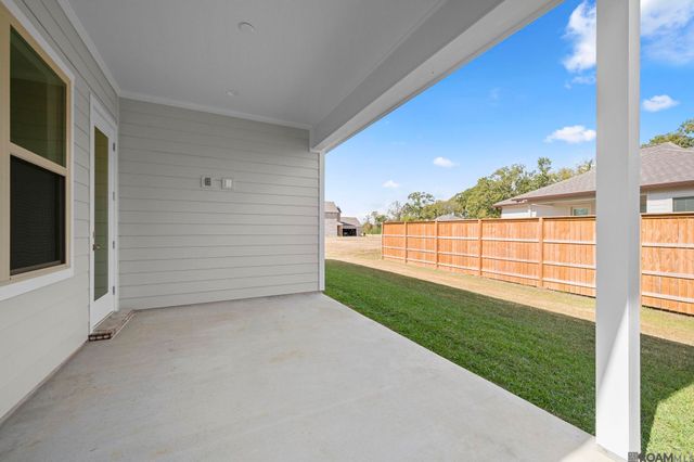 13276 Belle Reine Dr, Geismar, LA 70734