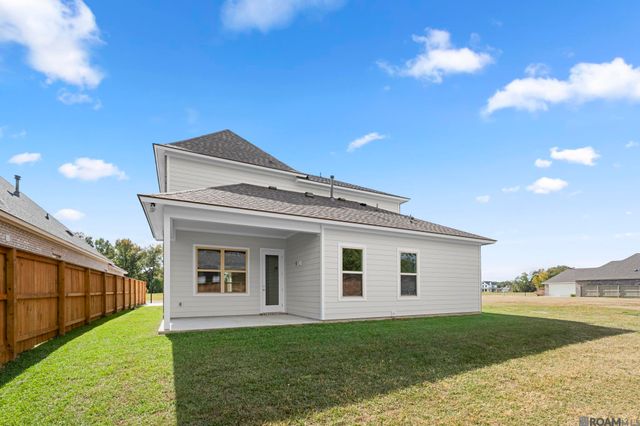 13276 Belle Reine Dr, Geismar, LA 70734
