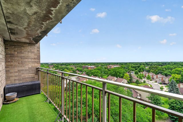 6340 Americana Drive 1101, Willowbrook, IL 60527