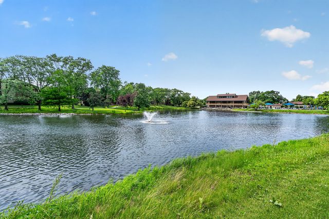 6340 Americana Drive 1101, Willowbrook, IL 60527