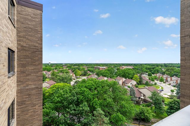 6340 Americana Drive 1101, Willowbrook, IL 60527