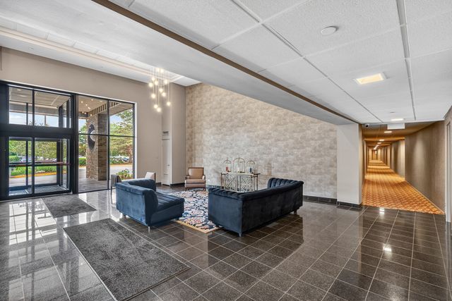 6340 Americana Drive 1101, Willowbrook, IL 60527