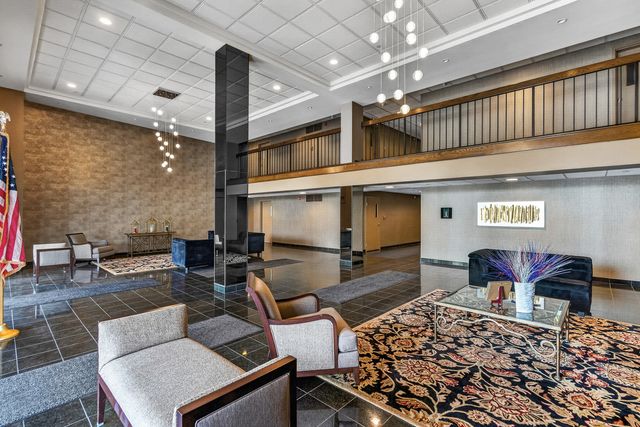 6340 Americana Drive 1101, Willowbrook, IL 60527