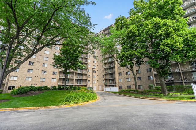 6340 Americana Drive 1101, Willowbrook, IL 60527