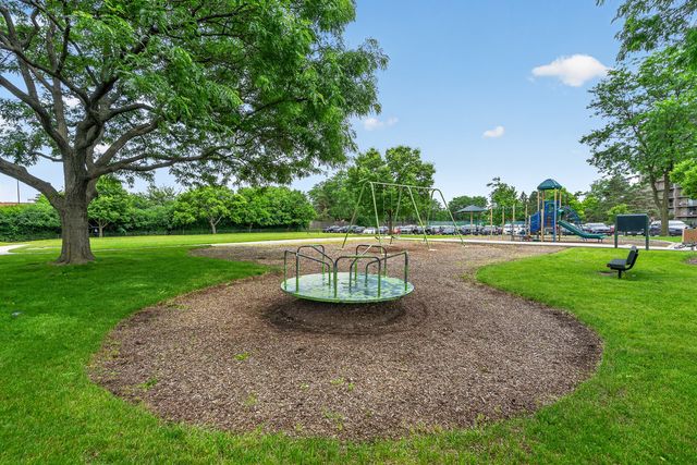 6340 Americana Drive 1101, Willowbrook, IL 60527