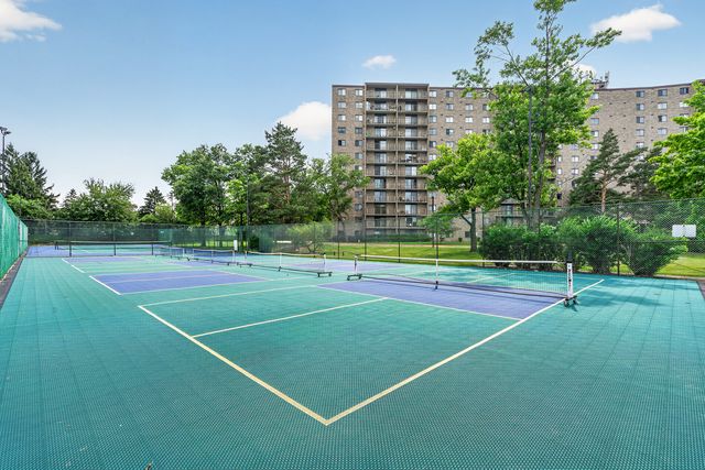 6340 Americana Drive 1101, Willowbrook, IL 60527