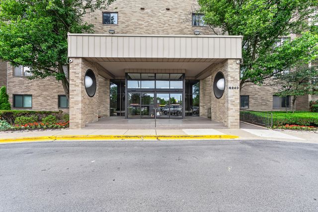 6340 Americana Drive 1101, Willowbrook, IL 60527