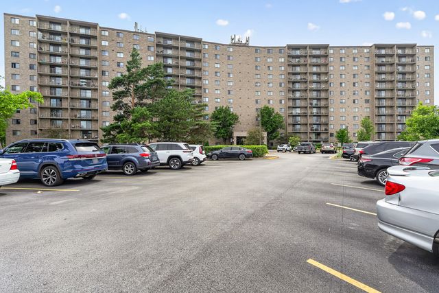 6340 Americana Drive 1101, Willowbrook, IL 60527