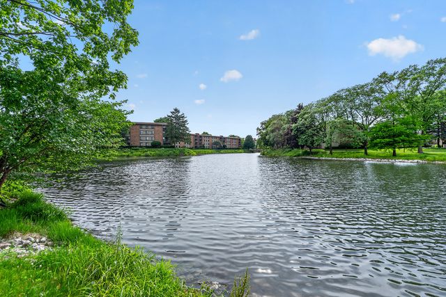 6340 Americana Drive 1101, Willowbrook, IL 60527