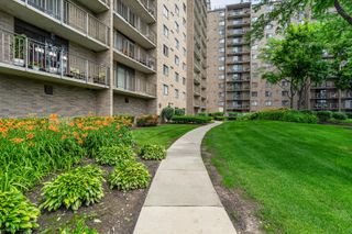 6340 Americana Drive 1101, Willowbrook, IL 60527