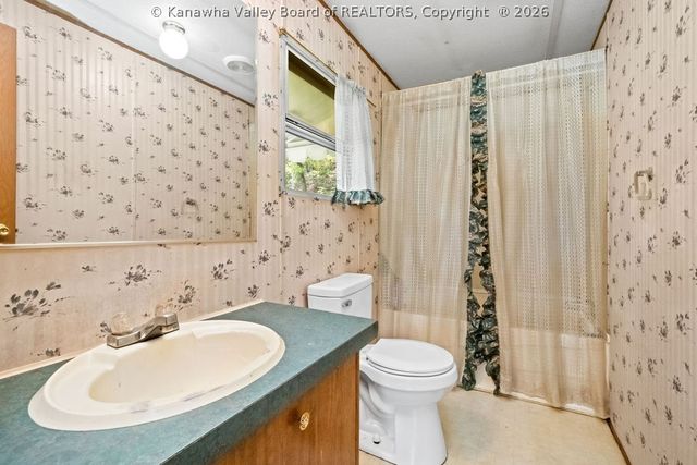 355 Fudges Creek Road, Ona, WV 25545