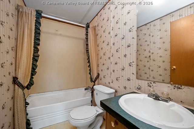 355 Fudges Creek Road, Ona, WV 25545