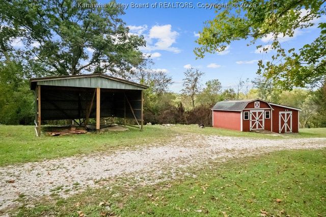 355 Fudges Creek Road, Ona, WV 25545