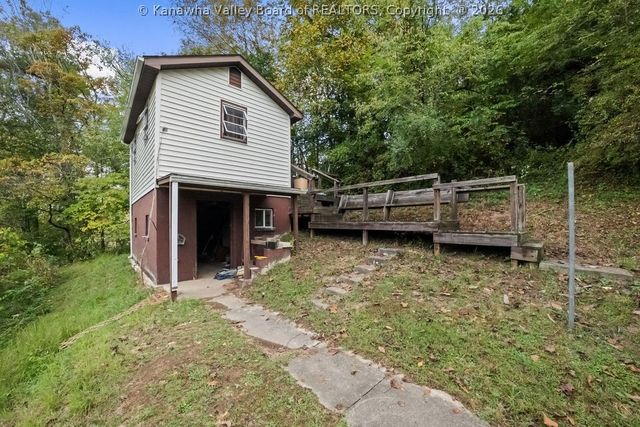 355 Fudges Creek Road, Ona, WV 25545