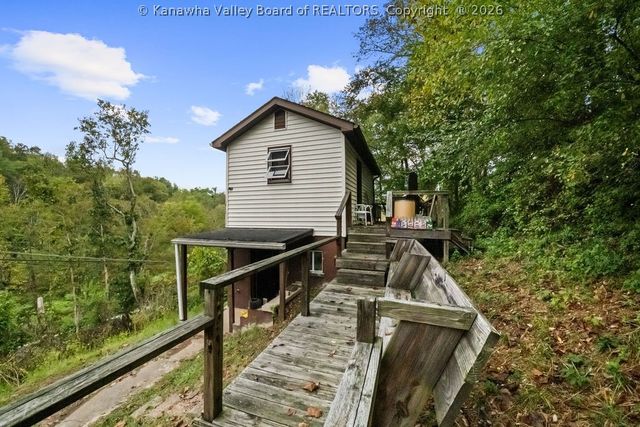 355 Fudges Creek Road, Ona, WV 25545