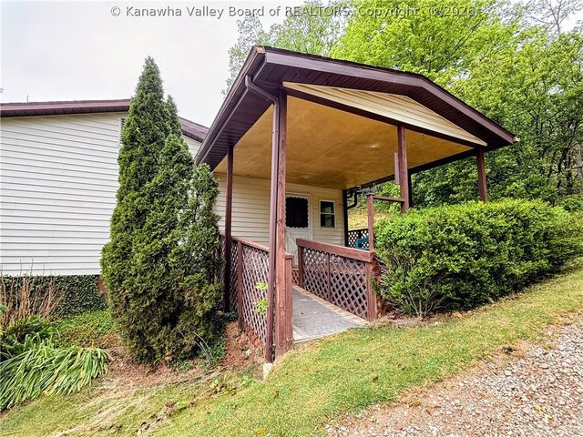 355 Fudges Creek Road, Ona, WV 25545