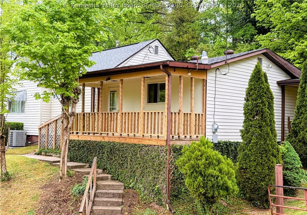 355 Fudges Creek Road, Ona, WV 25545
