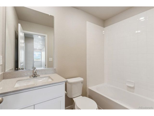 48240 Shetland Dr, Bennett, CO 80102