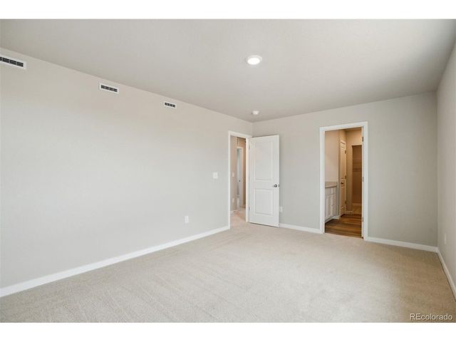 48240 Shetland Dr, Bennett, CO 80102