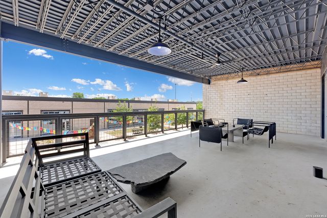 215 Coca Cola Pl Apt 220, San Antonio, TX 78219