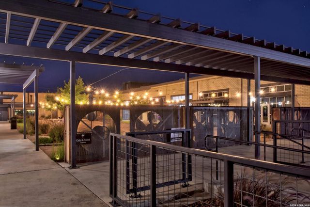 215 Coca Cola Pl Apt 220, San Antonio, TX 78219
