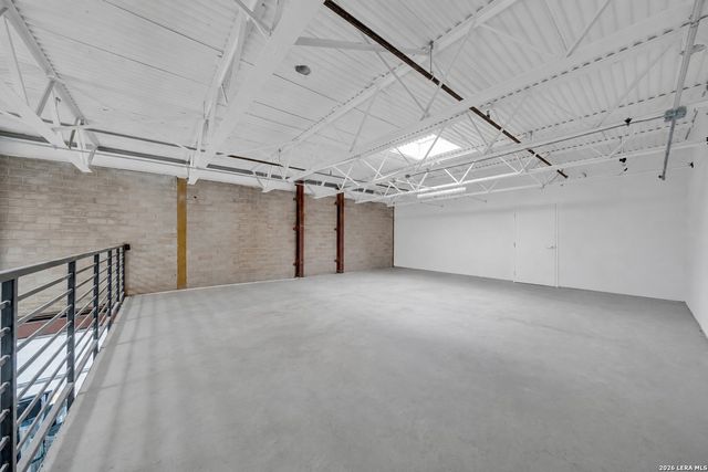 215 Coca Cola Pl Apt 220, San Antonio, TX 78219