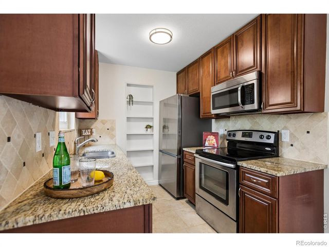 10537 W 107th Avenue, Broomfield, CO 80021