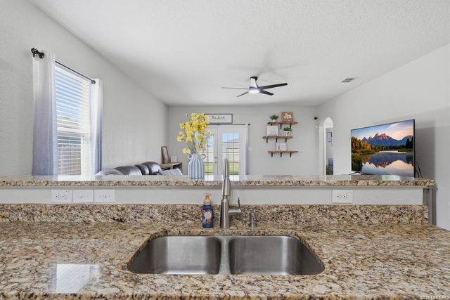 12220 Stratsburg, San Antonio, TX 78252