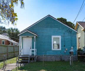 1509 J H Clouser Street, Galveston, TX 77550