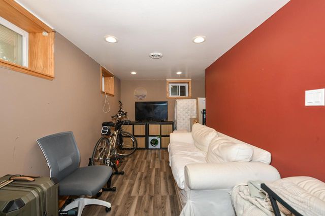 3544 S Howell AVENUE, Milwaukee, WI 53207