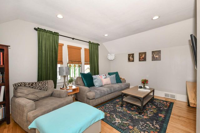 3544 S Howell AVENUE, Milwaukee, WI 53207