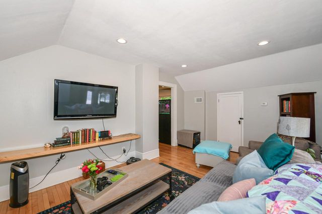 3544 S Howell AVENUE, Milwaukee, WI 53207