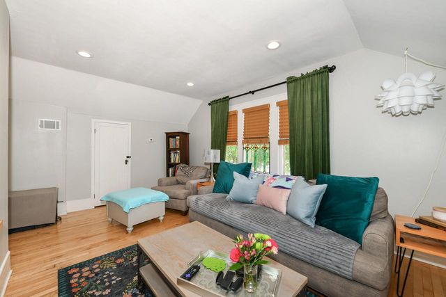 3544 S Howell AVENUE, Milwaukee, WI 53207