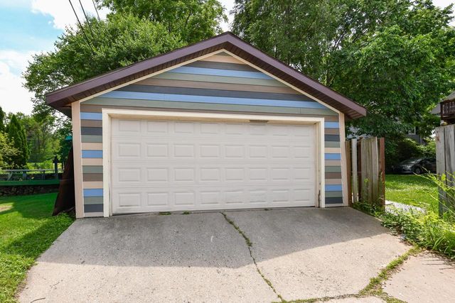3544 S Howell AVENUE, Milwaukee, WI 53207