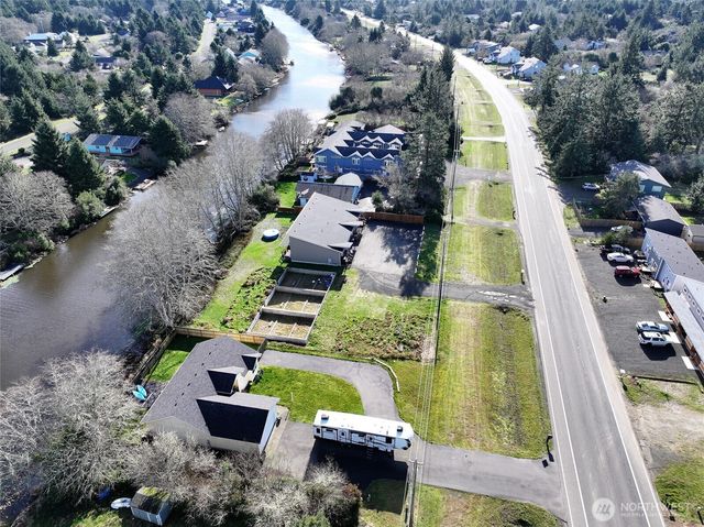 752 Pt Brown Avenue SE, Ocean Shores, WA 98569
