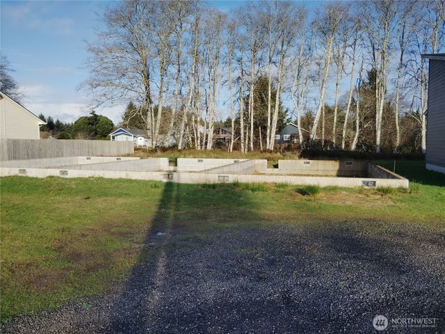 752 Pt Brown Avenue SE, Ocean Shores, WA 98569