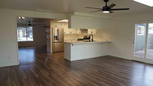 2060 Melody Lane, Medford, OR 97504