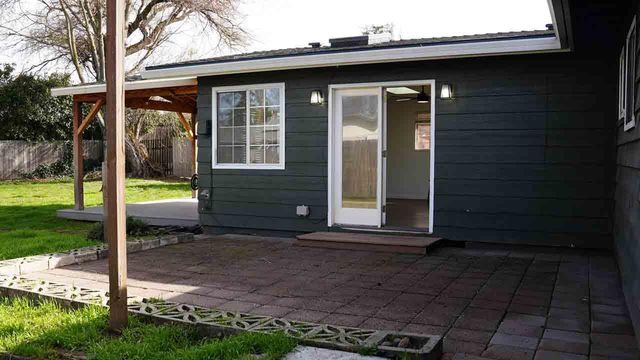 2060 Melody Lane, Medford, OR 97504