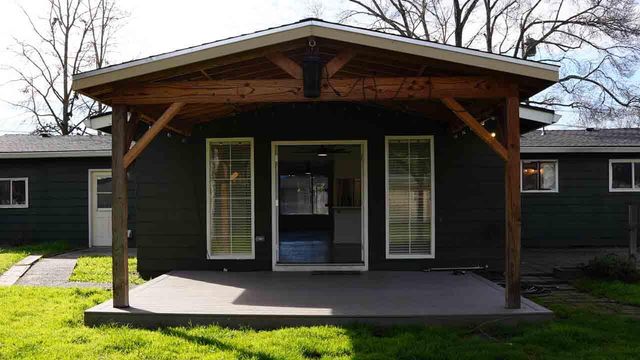 2060 Melody Lane, Medford, OR 97504